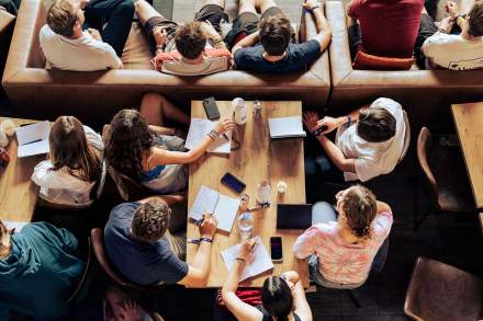 Base Camp Lodge · Hotel Albertville - Seminaire 