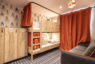 ⇒ Base Camp Lodge · Hotel Albertville, chambre