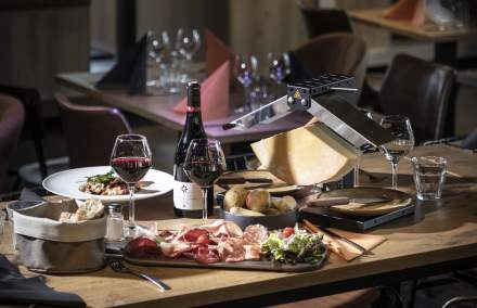 Restaurant Albertville, Savoie · Base Camp Lodge