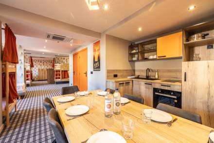 Hôtel Albertville Centre-Ville · Base Camp Lodge