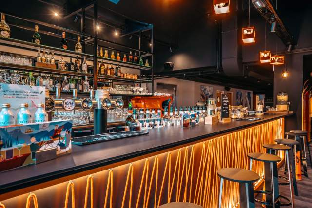 Bar, Albertville, Savoie, Restaurant, Base Camp Lodge