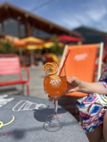 Bar & Restaurant Albertville · Base Camp Lodge Hotel